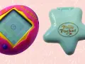 En rosa Tamagotchi och en mintgrön Polly Pocket-stjärna, två populära leksaker från 90-talet.
