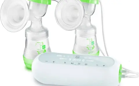 Dubbel bröstpump med Medela Freestyle-enhet. Grön och vit design.