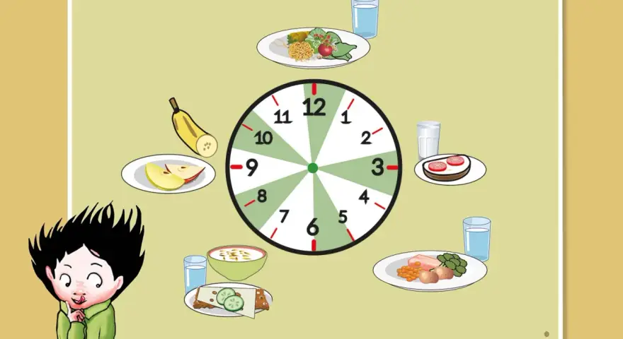 En illustration som visar en klocka med mat runt omkring, som en matschema för en 8 månaders bebis. En glad bebis tittar på maten.