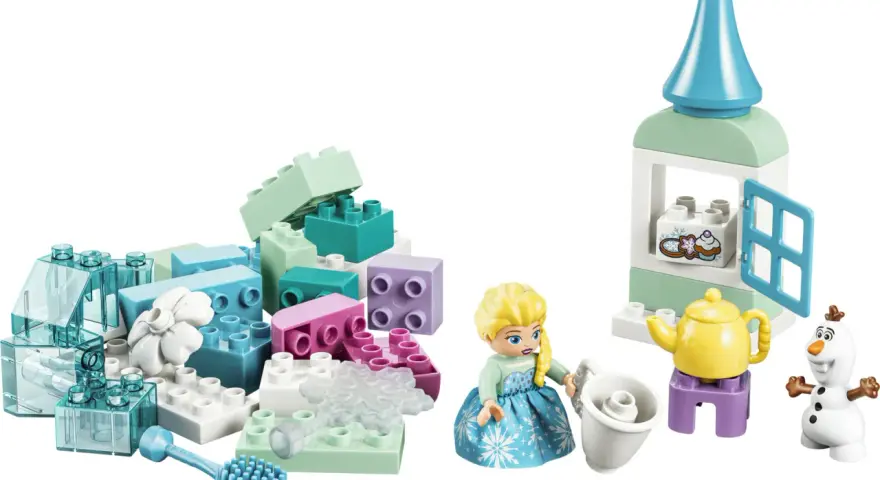 Lego Duplo Disney-set med Elsa, snögubben Olof och byggklossar för att skapa ett litet slott.